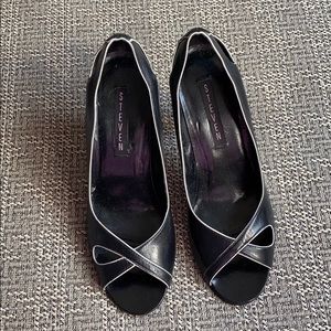 New Steven Peep Toe White Trim Leather Heels 9.5